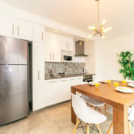 Comfortable, Spacious Penthouse - 2 Bedrooms - 7 People